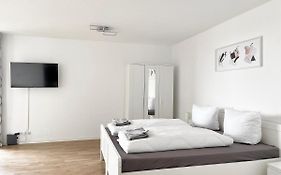 Zentral gelegene Studios I home2share